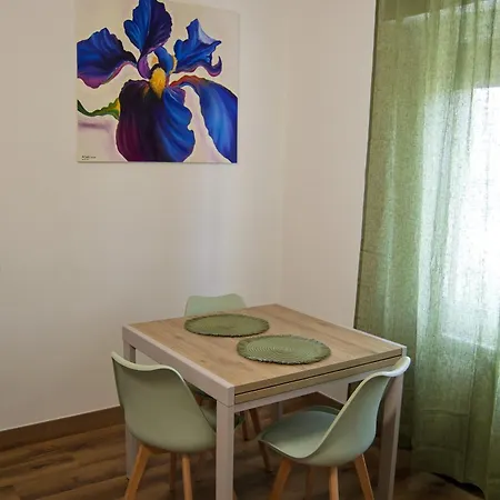 Διαμέρισμα Iris House *