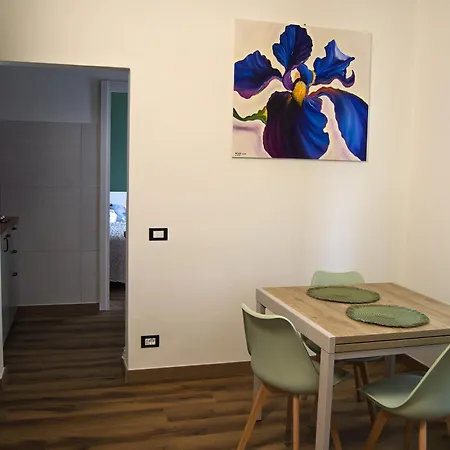 Apartment Iris House *