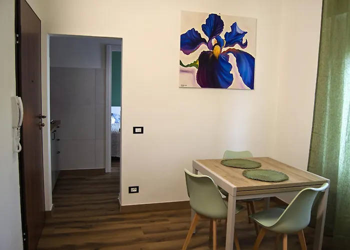 Апартаменты Iris House *